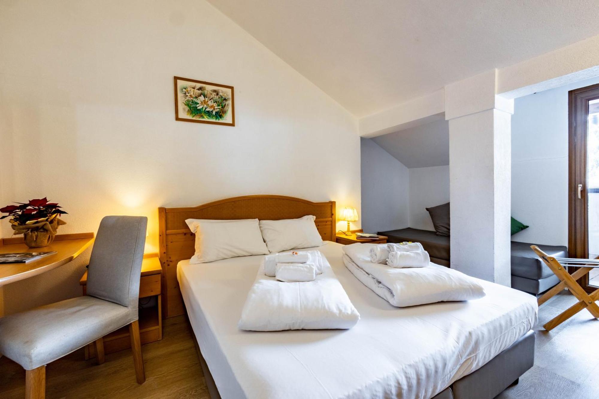 Grizzly Hotel